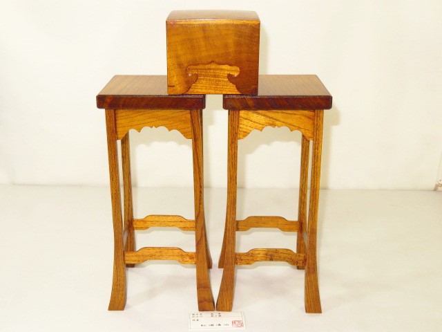 在銘/松浦清治作島桑杢拭漆仕上矢倉駒台（約27.0cm）・同四隅落駒箱 