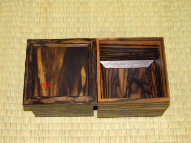 大橋利一作黒柿印籠形将棋駒箱 桐共箱付(KH135) トウシン盤駒店 囲碁 将棋
