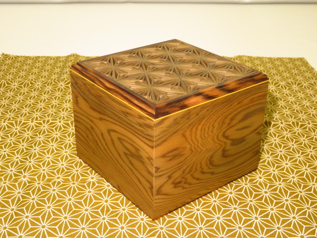 大橋利一作銘入神代杉創作組子印籠形浮造仕上最高級将棋駒箱 銘入桐共 
