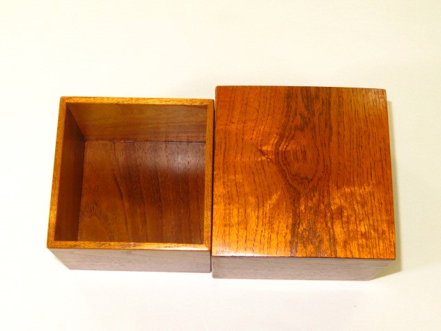 ★国産　檜（ヒノキ）　将棋　駒箱　新品　四隅落ち　化粧箱付き 屋久杉杢隅丸将棋駒箱 ヤフーオークション ヤフオク 出品代行 トウシン