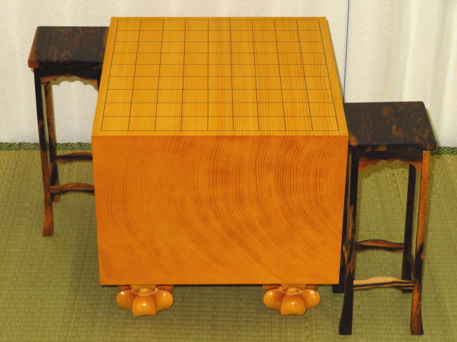 丸八碁盤店/鬼頭淳夫作日向産本榧天地柾目八寸二分将棋盤/黒柿矢倉駒台 