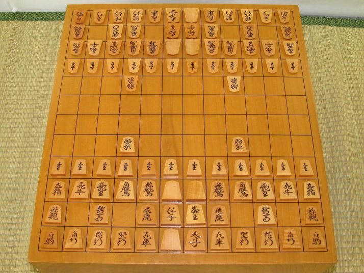 英月作中将棋彫駒/銀杏中将棋盤 トウシン盤駒店 囲碁 将棋