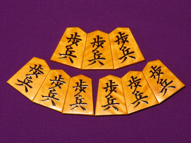 宮松影水作巻菱湖御蔵島黄楊虎杢盛上将棋駒/粋鏡極め・桐平箱 使用品 