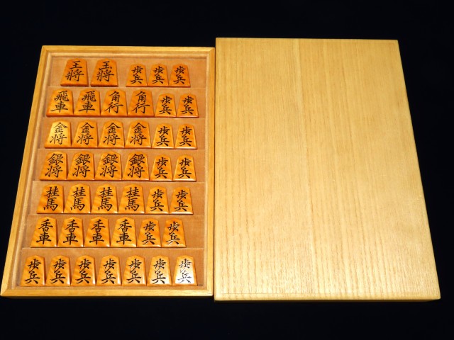 児玉龍兒作巻菱湖御蔵島黄楊虎斑盛上将棋駒 未使用品 児玉龍兒 