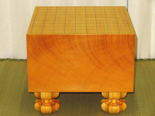 ●未使用　時代物　分厚い榧材の将棋盤　漆塗り蓋付　 トウシン盤駒店 囲碁 将棋