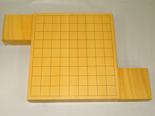 熊須健一作/日本産本榧天地柾目4枚継二寸卓上将棋盤/新品 榧駒台(S186 